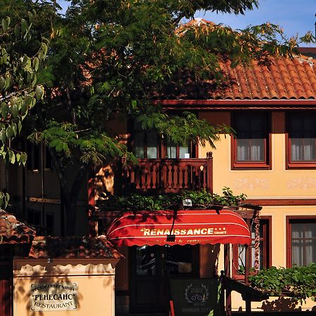Family Hotel At Renaissance Square Plovdiv Bagian luar foto