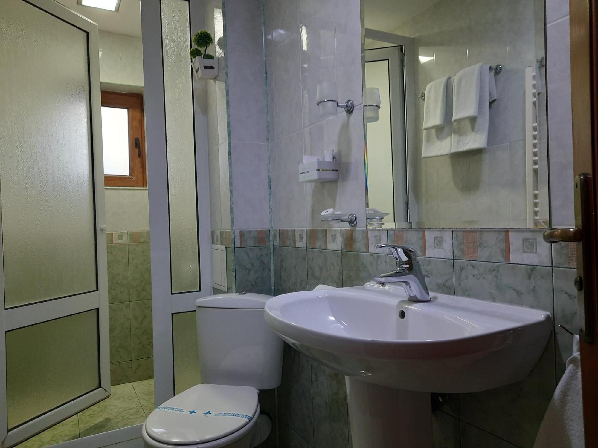 Family Hotel At Renaissance Square Plovdiv Bagian luar foto